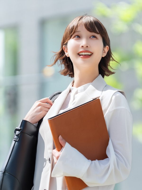 笑顔の女性